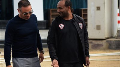 حازم إمام يجتمع بطارق يحيى وجمال عبد الحميد