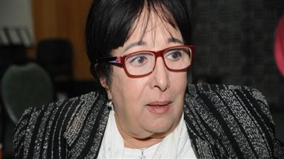 سميرة عبد العزيز: 