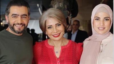 سوسن بدر تشارك جمهورها بصورة من كواليس 