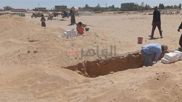 حفر قبور لضحايا كورونا