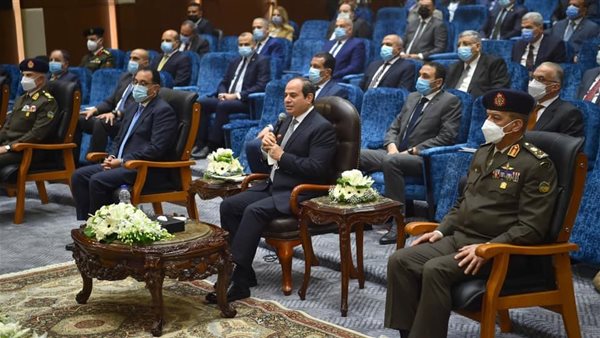 الرئيس السيسي يفتتح