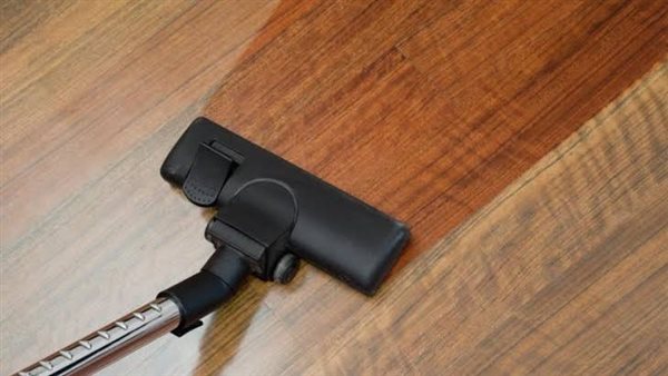 تنظيف الأرضية الخشبية