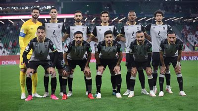 الأهلي يرتدي الزي البديل في مباراة المريخ السوداني