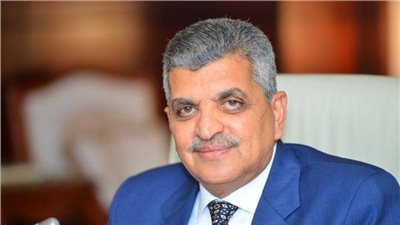 أسامة ربيع: نواصل العمل في مشروعات تطوير المجرى الملاحي ورفع إمكانيات الهيئة بمجال الإنقاذ البحري