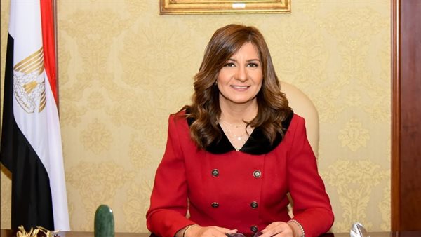 السفيرة نبيلة مكرم