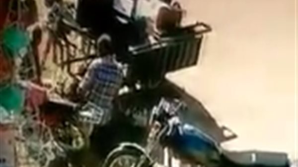 جانب من الفيديو 