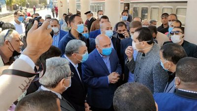 وزير النقل من المنيا: مشكلة الباعة الجائلين ستُحل جذريًا