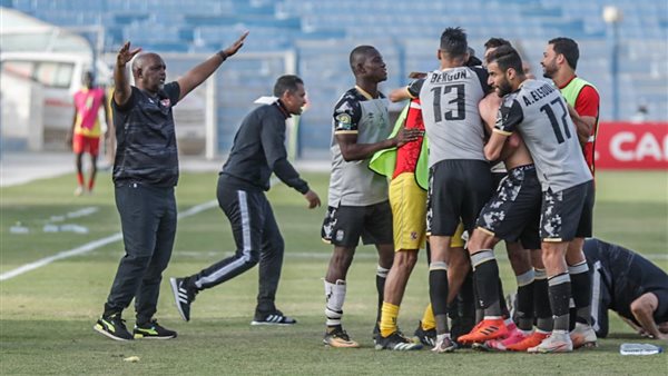 لاعبي الأهلي 