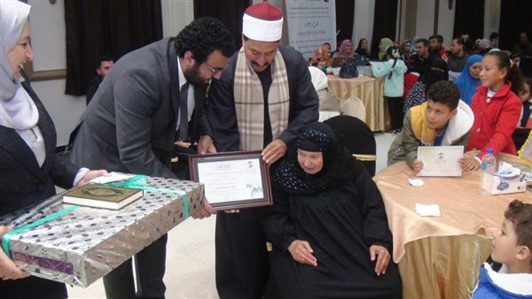 احتفالية لتكريم الأمهات