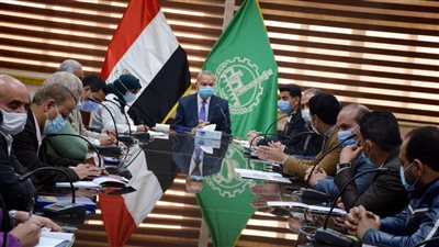 محافظ القليوبية يعقد اجتماعا لمتابعة مشروعات برنامج التنمية بقليوب والخصوص وشبرا الخيمة