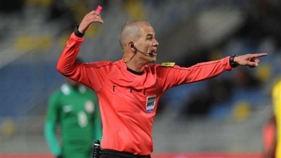 رسميًا.. الجنوب إفريقي فيكتور جوميز حكمًا لمباراة مصر والسنغال