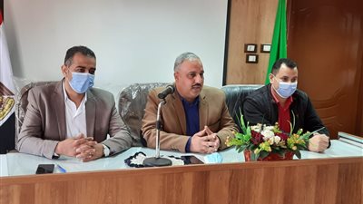 وكيل «الشباب» بالقليوبية يجتمع بطلاب كلية التربية الرياضية ببنها (صور) 