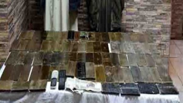 صورة المتهمين والمضبوطات