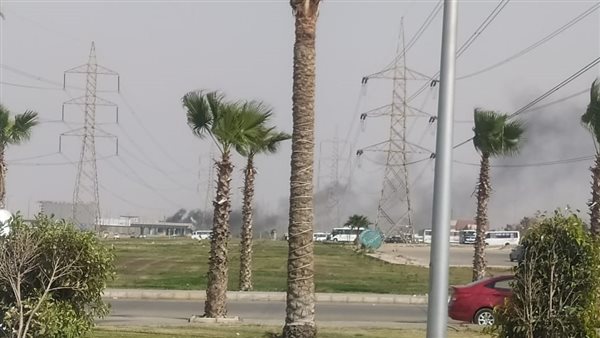 حريق في سيارة بمحيط