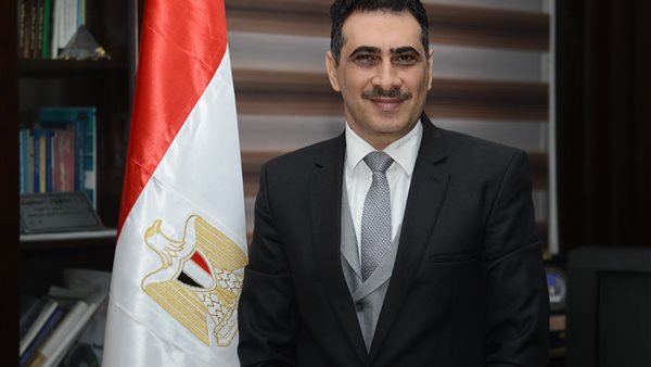 عميد اقتصاد وعلوم