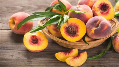 يعزز صحة القلب.. تعرف على فوائد تناول الخوخ 