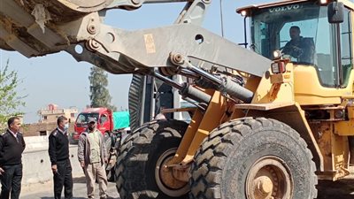 عودة الحركة المرورية بطريق كفر شكر بعد توقفه بسب انقلاب سيارة