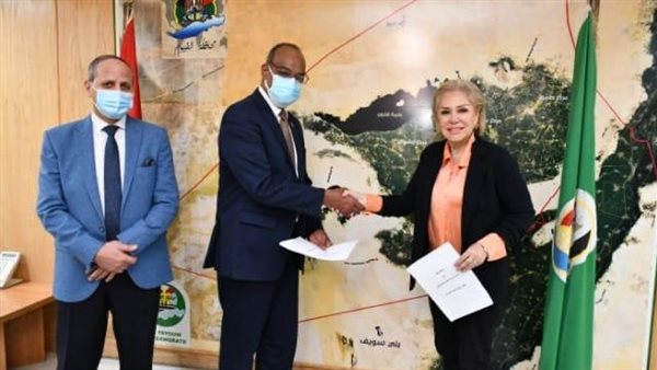 جانب من توقيع البروتوكول