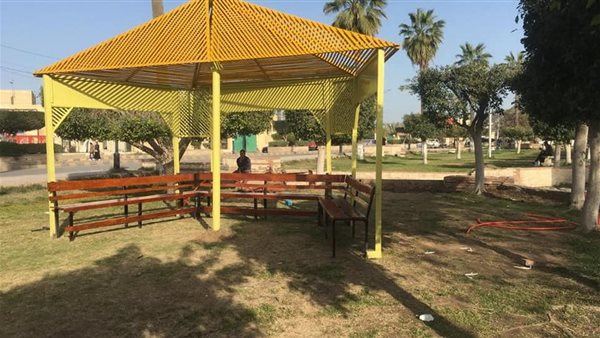 إنشاء مظلات بحدائق