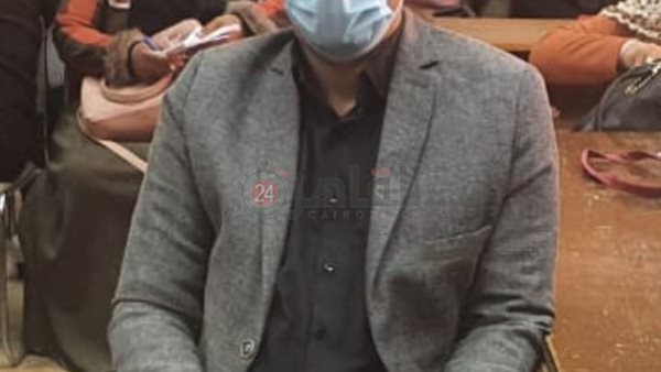 الدكتور الراحل، محمود