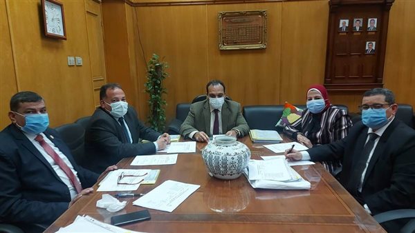 لجنة قيادات جامعة