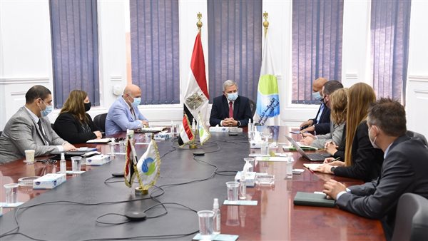 رئيس الشركة القابضة