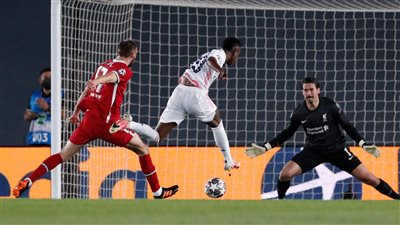 فينيسيوس جونيور يُسجل الهدف الثالث لريال مدريد في شباك ليفربول 