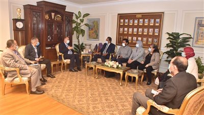 محافظ أسيوط يستقبل وفد برنامج التنمية المحلية لصعيد مصر ويشهد ورشة عمل لإطلاق أنشطة البرنامج 