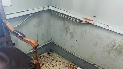 حبس شخص تعدى على زوجته بسلاح أبيض داخل المحكمة لطلبها الخلع منه بالإسكندرية 