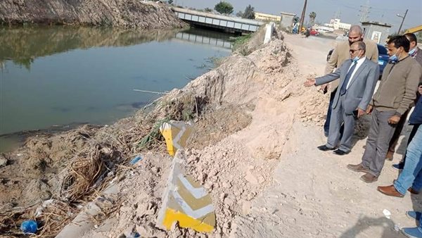 أعمال صيانة لخط مياه