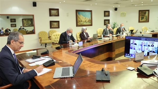  الدكتور عمرو طلعت