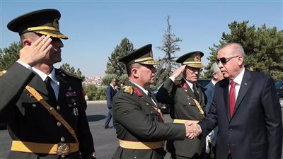 اتهمهم بالانقلاب.. هل يُجرد أردوغان الضباط المتقاعدين من رتبهم بسبب قناة إسطنبول؟