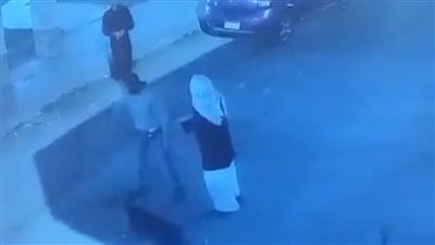 كلبان يهاجمان مُسن أثناء ذهابه إلى صلاة الفجر ببورسعيد (صور وفيديو)