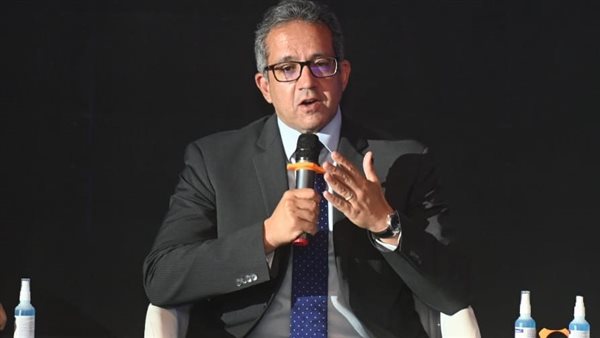 خالد العناني، وزير