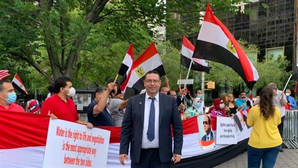 نشأت زنفل عضو النادي