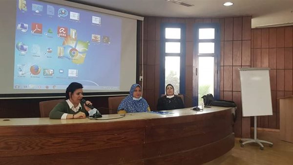 جانب من الندوة