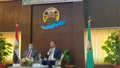 وزير القوى العاملة: 