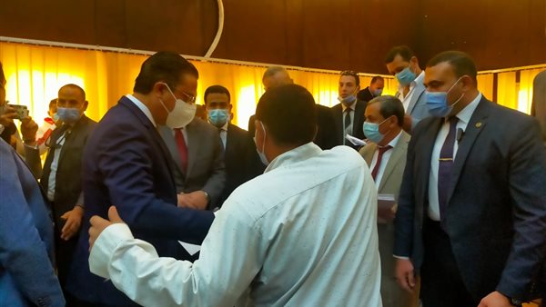 وزير القوى العاملة