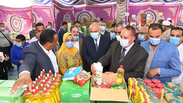 محافظ قنا خلال افتتاح