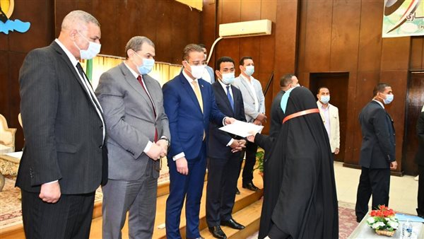 وزير القوى العاملة