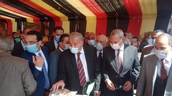 وزير التموين يفتتح