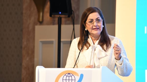 وزيرة التخطيط الدكتورة