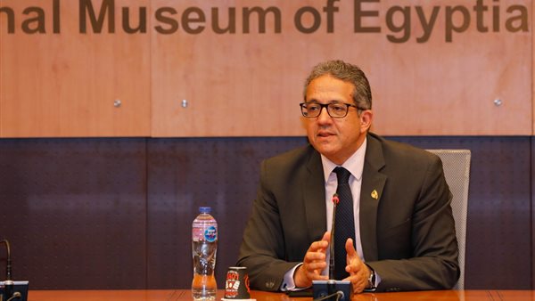 الدكتور خالد العناني