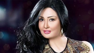 حدث بالفعل.. غادة عبد الرازق طبيبة نفسية في حكاية تحت الحزام 