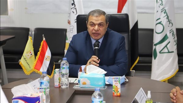 وزير القوى العاملة