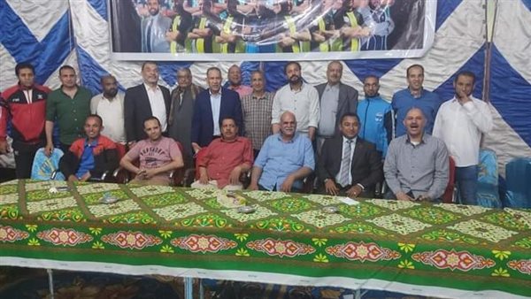 البداري يكرم لاعبيه