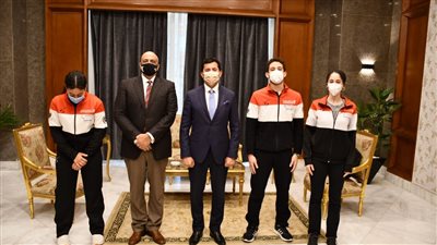 وزير الرياضة يكرم أبطال مصر ببطولة العالم للسلاح: 
