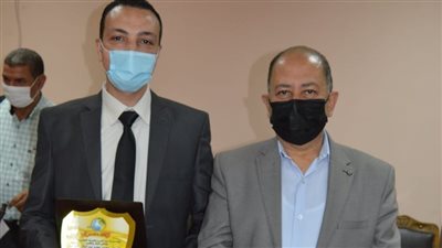  شركة مياه الشرب بالفيوم يُكرّم 10 من العاملين المتفوقين في المسار الوظيفي