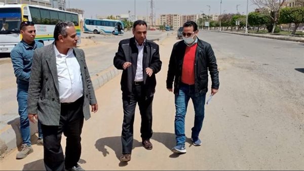 مسئولو الإسكان 