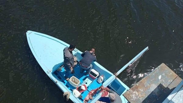 سحب عينات مياه من